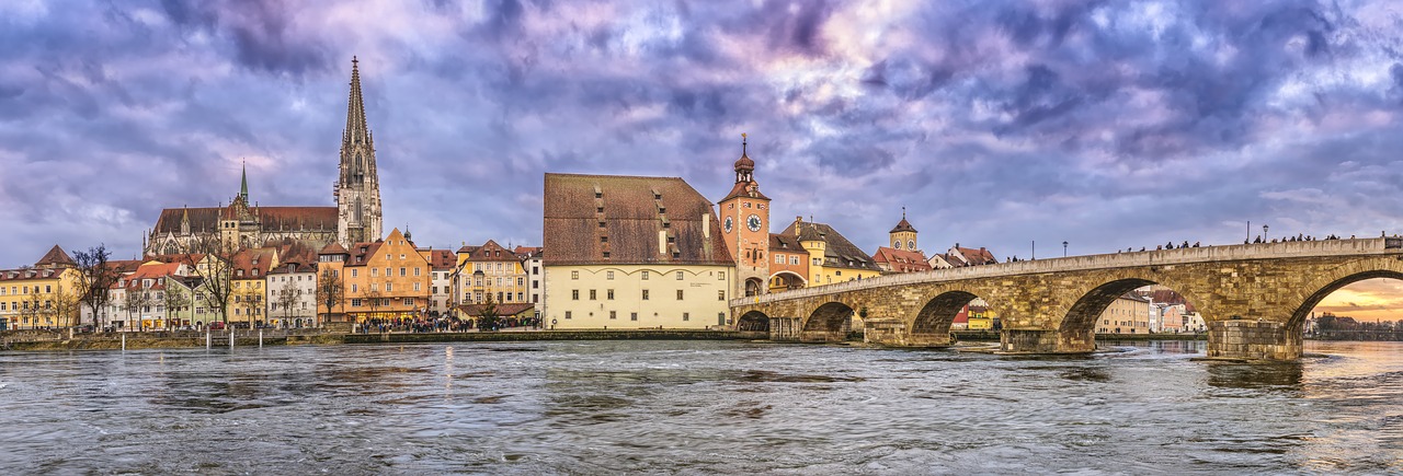 Betriebsausflug in Regensburg: Schifffahrt auf der Donau